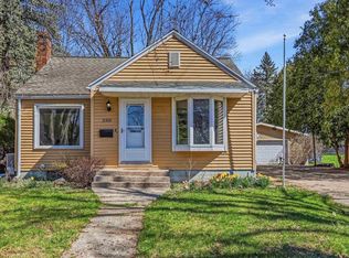 250 East Dewey Street, Platteville, WI 53818