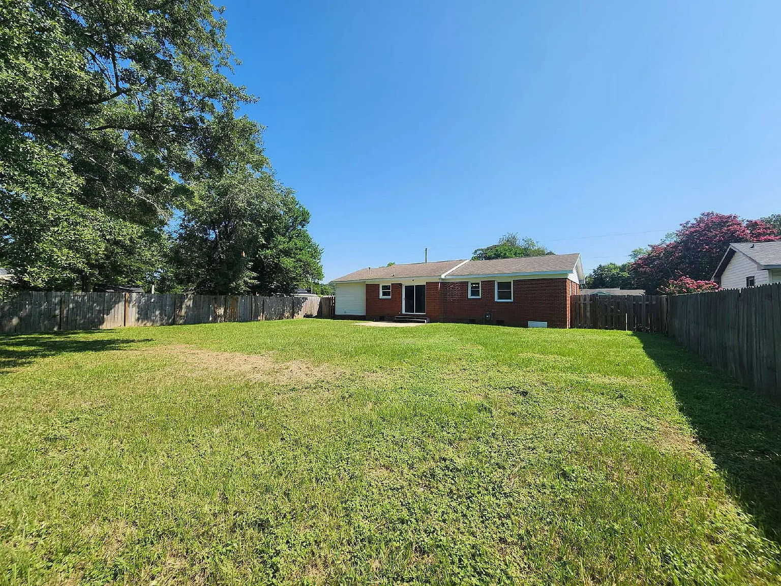 3 bed, 2.0 bath, 1124 sqft, $1,699 — Photo 4