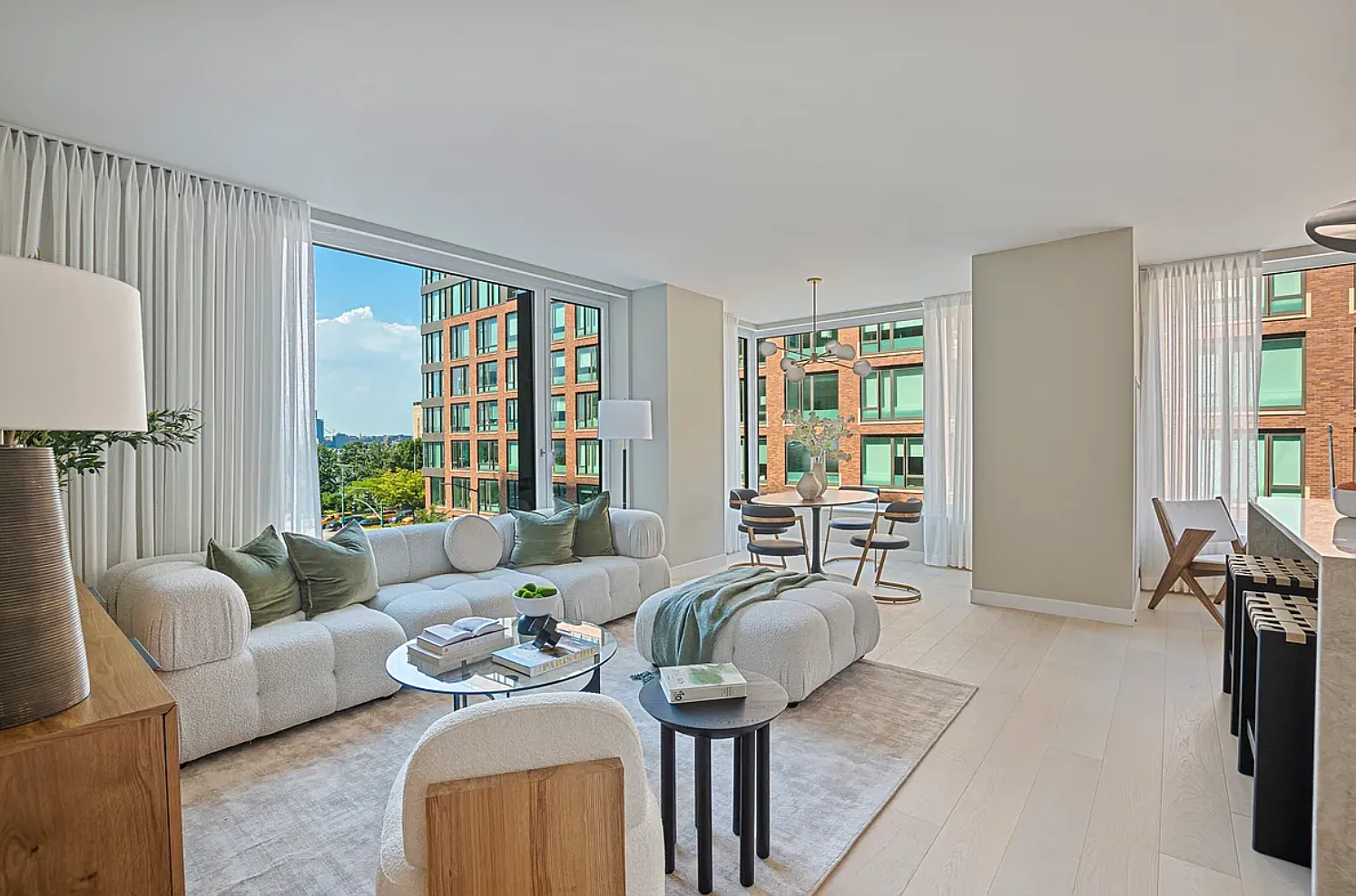 450 Washington St — Photo 1