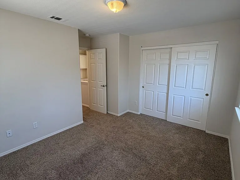 1810 Baylor Ln — Photo 14