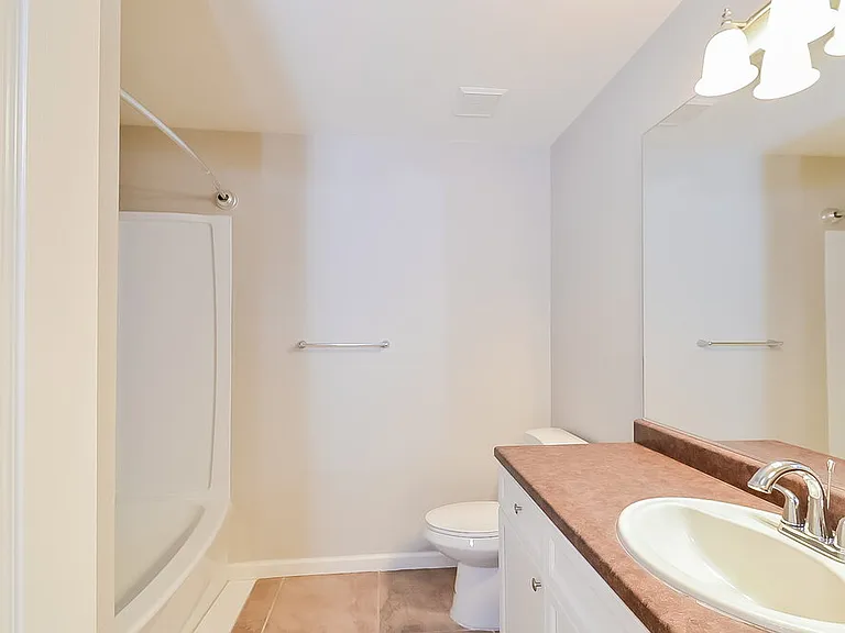 10569 Hamdem Ave — Photo 12