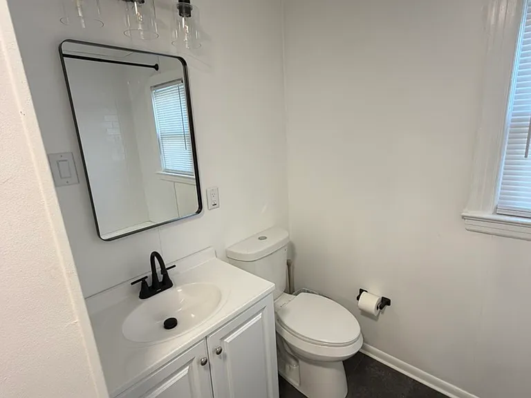 307 N Main St — Photo 13
