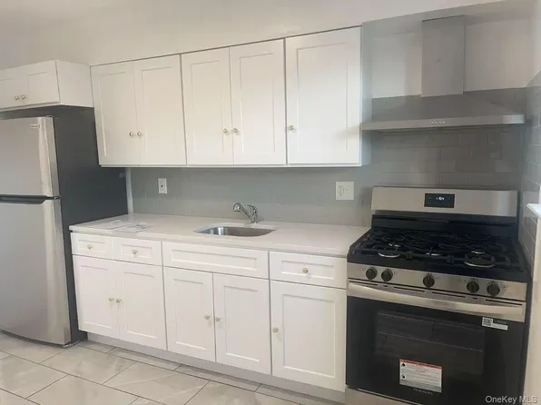 18-11 123rd Street #4F, College Point, NY 11356