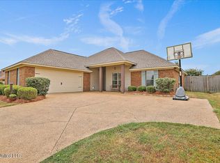 163 Lakeway Dr, Madison, MS 39110