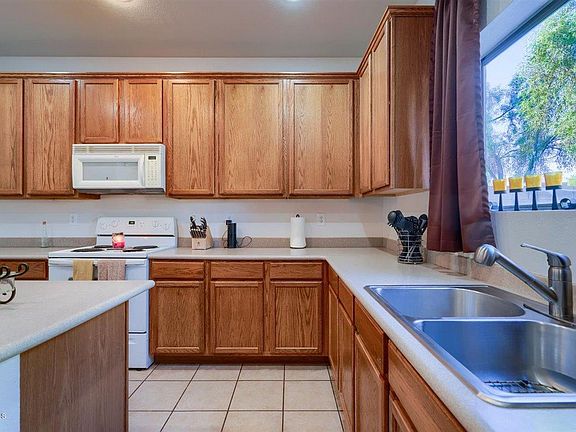 4th image of 9426 W Virginia Ave