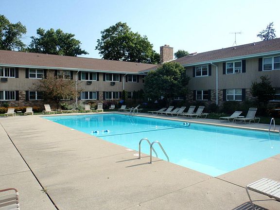 3rd image of 5650 W Wahner Ave #5-205