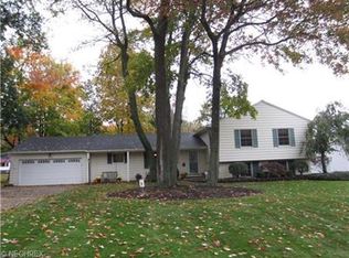 986 Eastlawn Dr, Highland Heights, OH