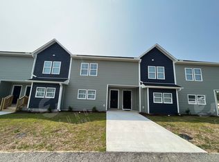 521 Tussey Dr, Hope Mills, NC 28348