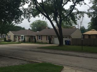 320 N Elm St, Mount Prospect, IL 60056
