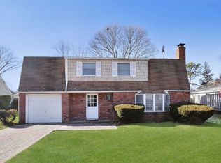 46 Imperial Dr, Selden, NY 11784