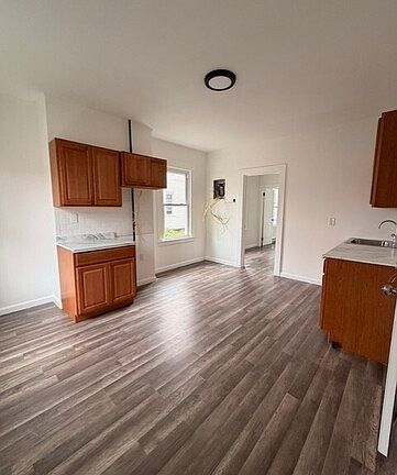 2nd image of 47 Putnam St APT 1