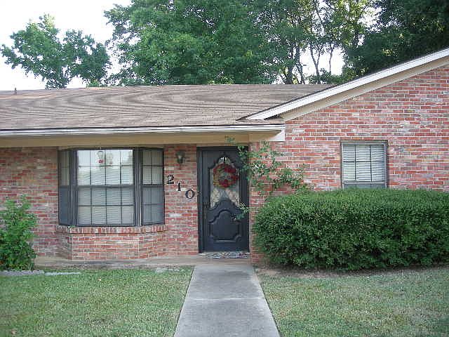 1st image of 210 Martha Dr