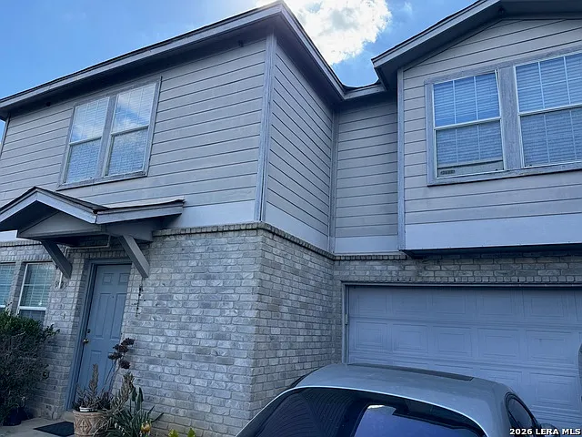 3 bed, 2.5 bath, 1554 sqft, $1,595 — Photo 2