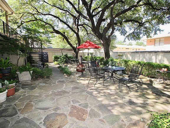 Shared Patio - Shared between 6 units