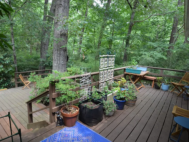 1 Benchmark — Photo 24