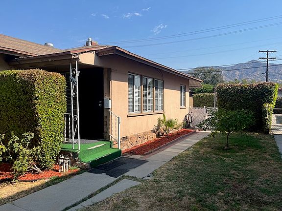 3rd image of 1043 W Glenoaks Blvd