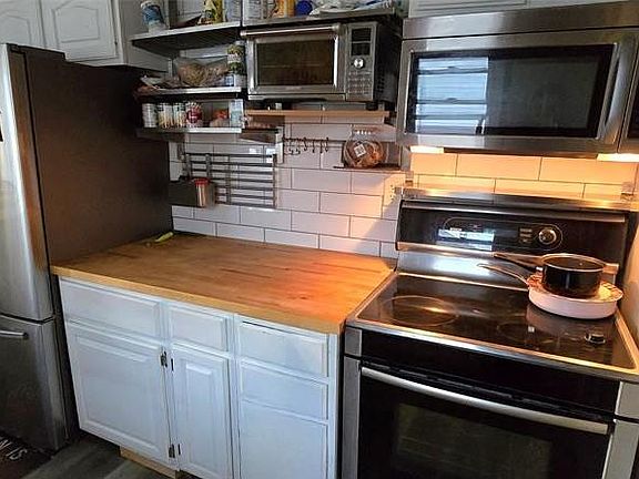 4th image of 1414 Earlmoor Blvd