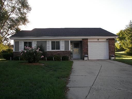 1st image of 8 Oriole Ct