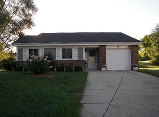 8 Oriole Ct, Woodridge, IL 60517