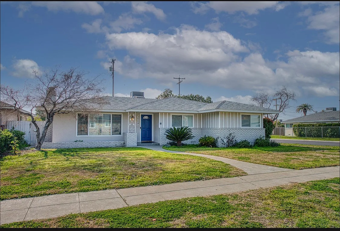 3908 E Fedora Ave — Photo 1