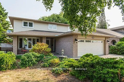 4 bed, $2,700 — Photo 1