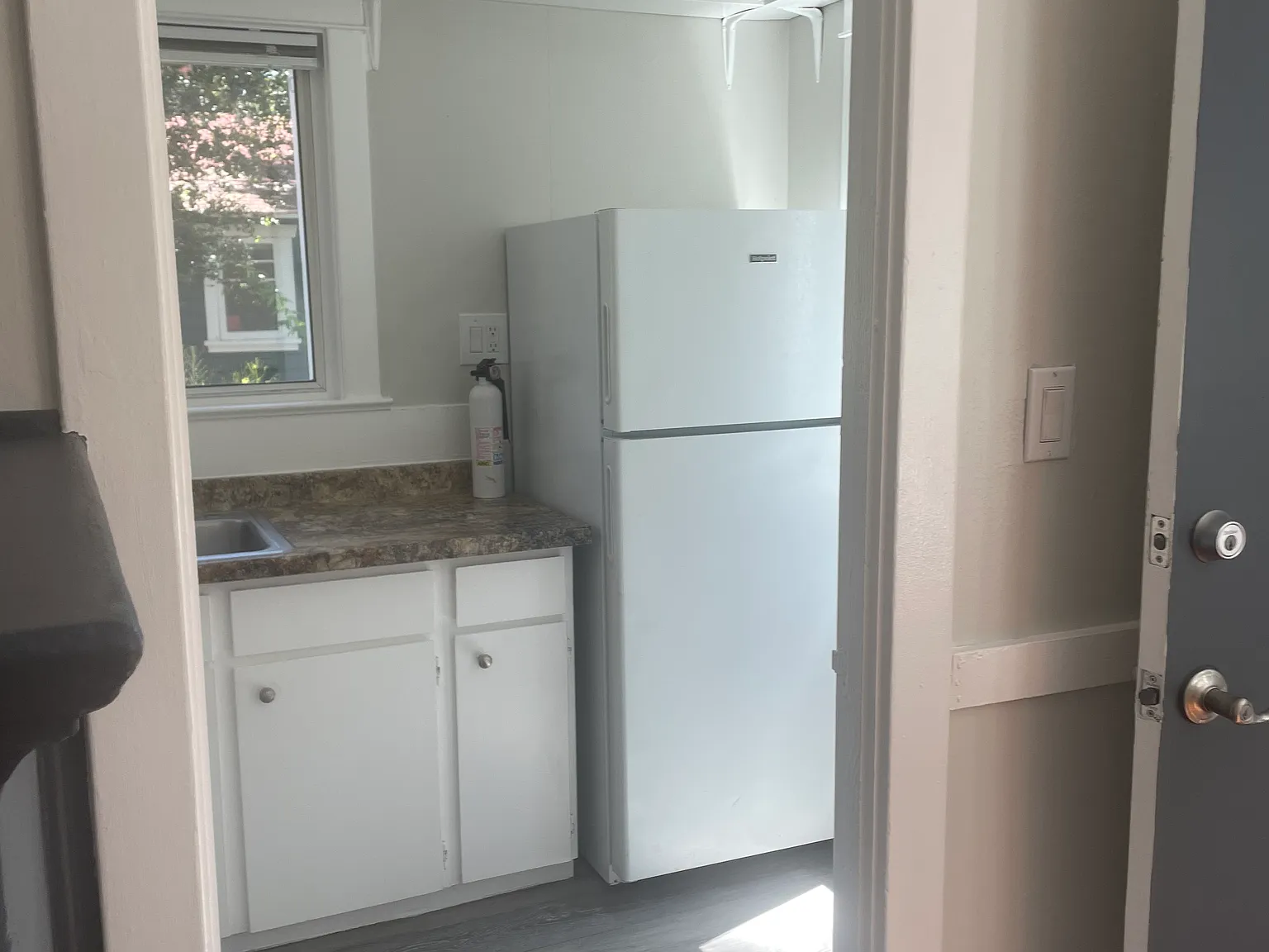 309 W Matilija St — Photo 4