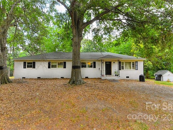 2nd image of 1220 Oakwood Dr