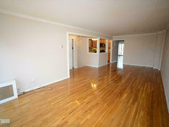 3rd image of 2039 49th St APT 2