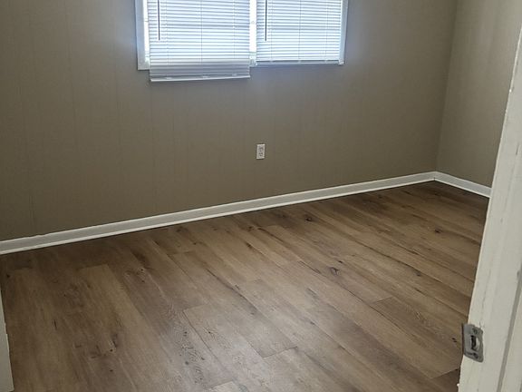 2nd image of 300 Nita Dr