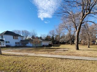302 3rd St S, Fairmount, ND 58030