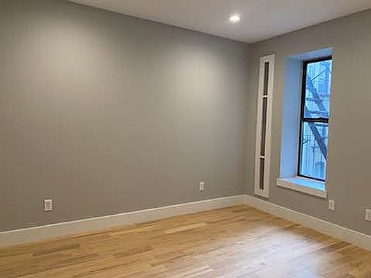 4th image of 1569 Lexington Ave APT 5
