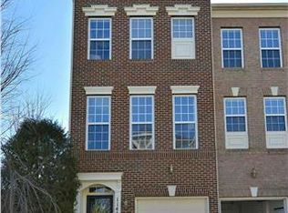 11447 Log Ridge Dr, Fairfax, VA 22030