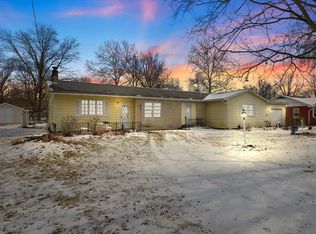3 Hickory Ln, Villa Grove, IL 61956