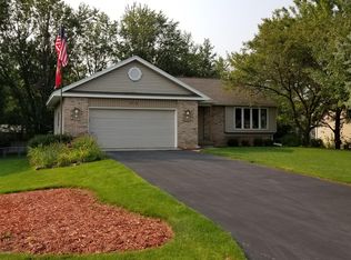 2782 Parkside Dr, Jenison, MI 49428