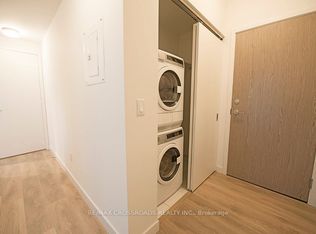 215 Queen St W Unit 808, Toronto, ON M5V 1Z4