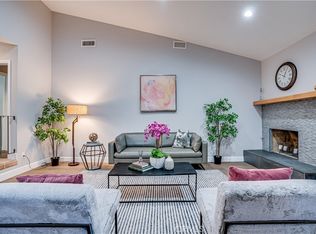 22346 Wyandotte St, Canoga Park, CA 91303