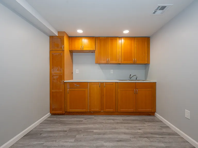 47 Pleasant Ave — Photo 29