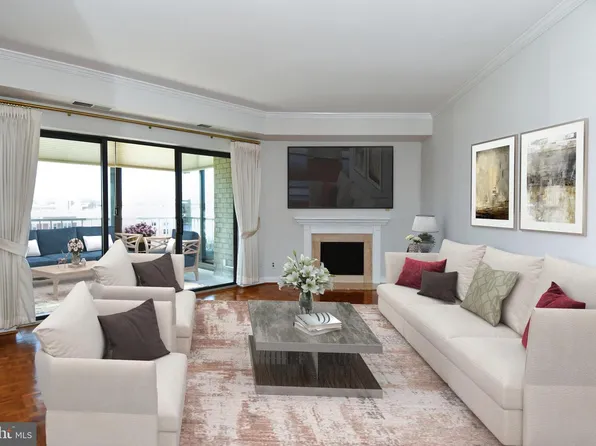 1250 S Washington St Unit 816, Alexandria, VA 22314