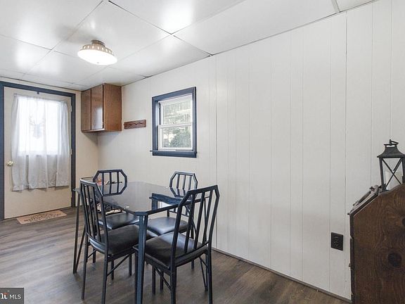 5th image of 715 Nichols St