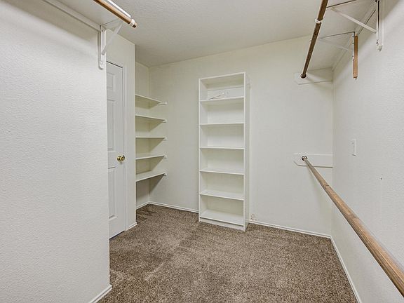 5th image of 18818 Woodbreeze Dr