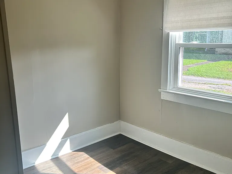 2083 Broad St — Photo 22