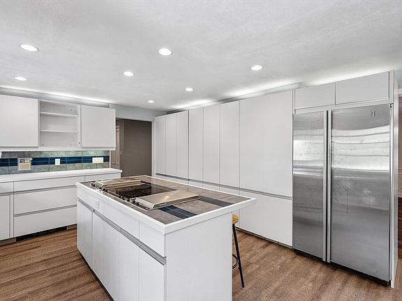 4th image of 58 Weatherbee Dr