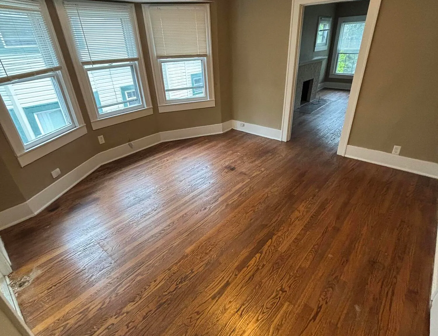 1 bed, 1.0 bath, 600 sqft, $895 — Photo 2