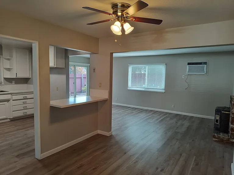 3636 Alberta Ave — Photo 6