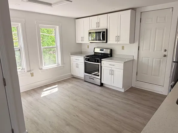 86 Robbins St #2, Avon, MA 02322