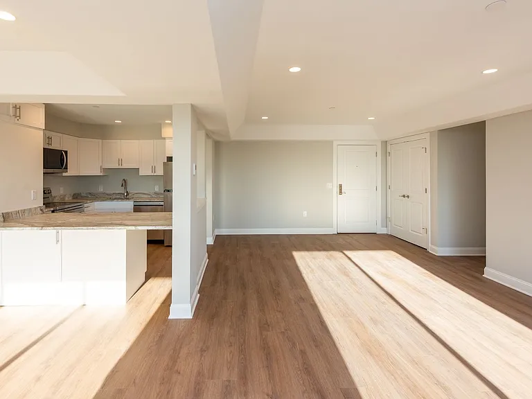 925 at North — Photo 43