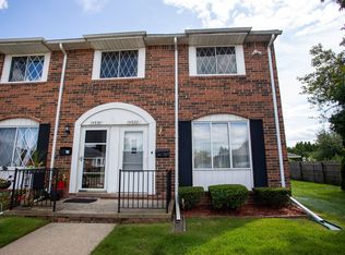 14922 Granada Plz, Warren, MI 48088