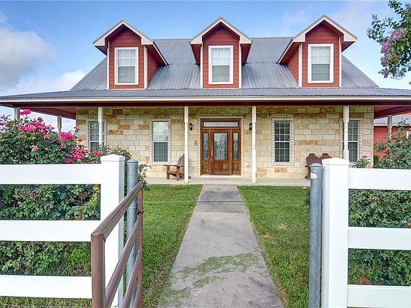 3rd image of 131 Sandy Creek Ranch Dr