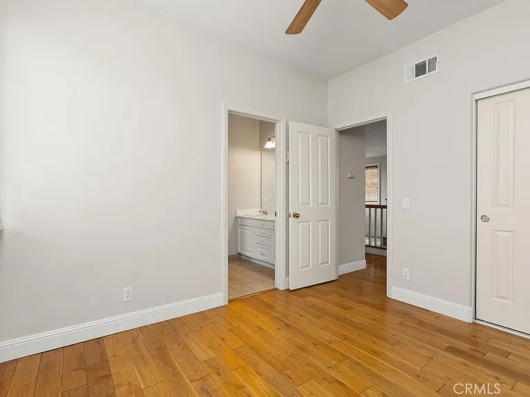 47 Silveroak — Photo 12