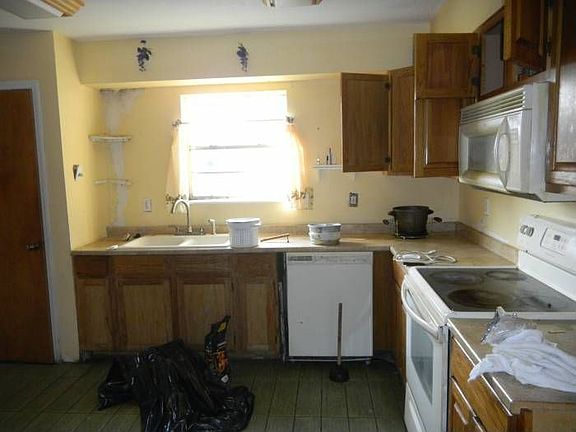 5th image of 3176 Keithway Dr